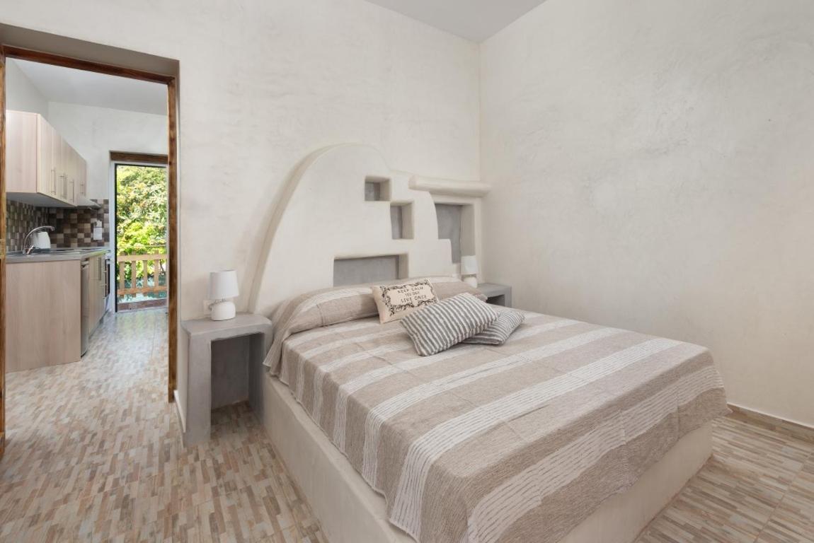 Christos Studios And Family Apartments Stegna ภายนอก รูปภาพ