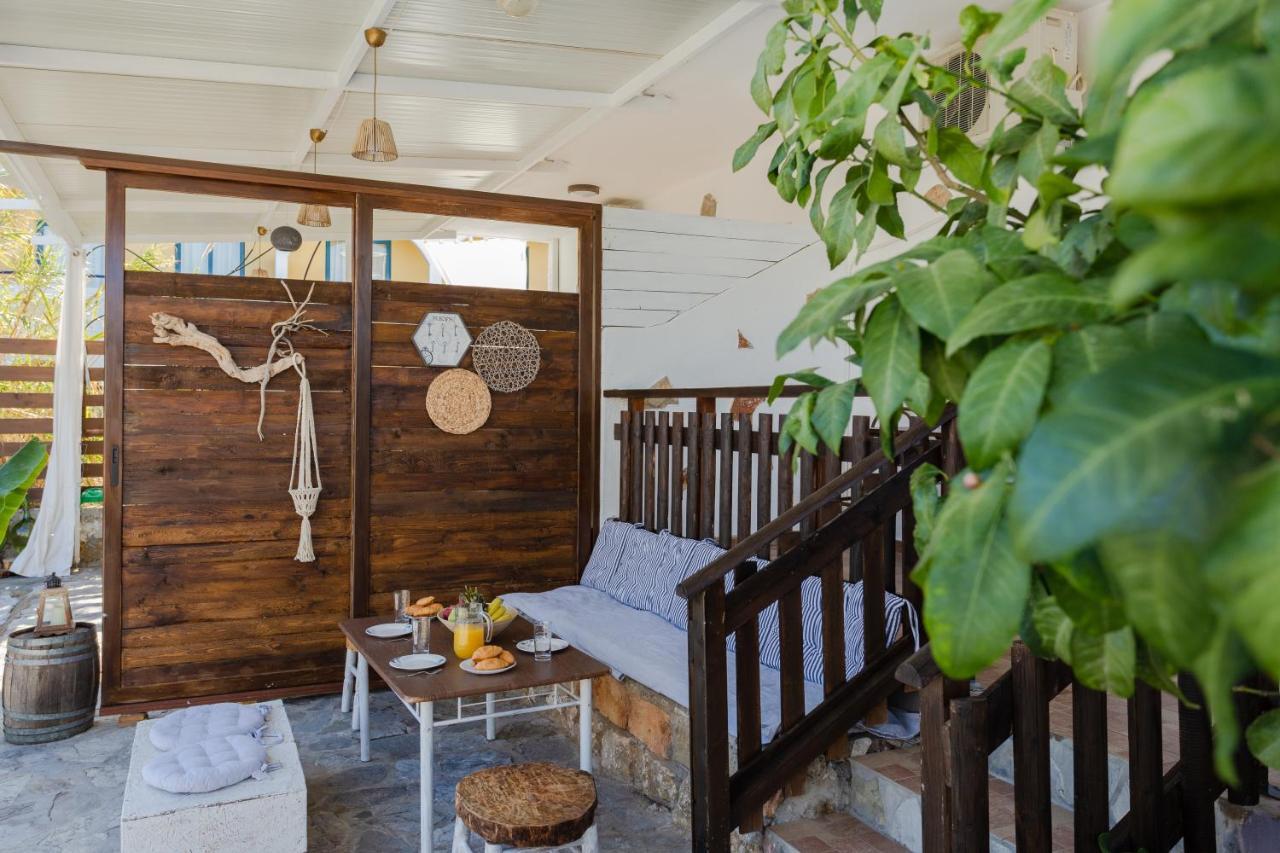 Christos Studios And Family Apartments Stegna ภายนอก รูปภาพ