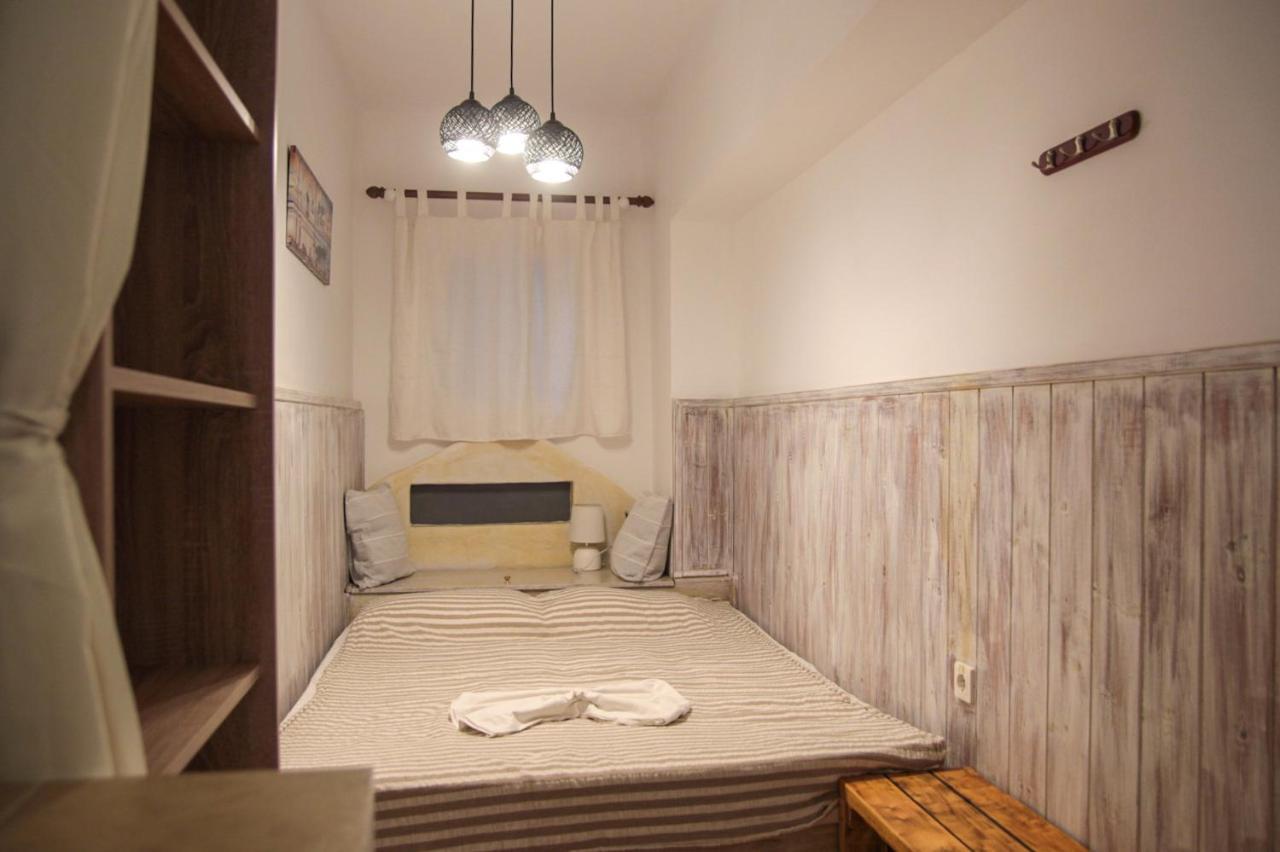 Christos Studios And Family Apartments Stegna ภายนอก รูปภาพ