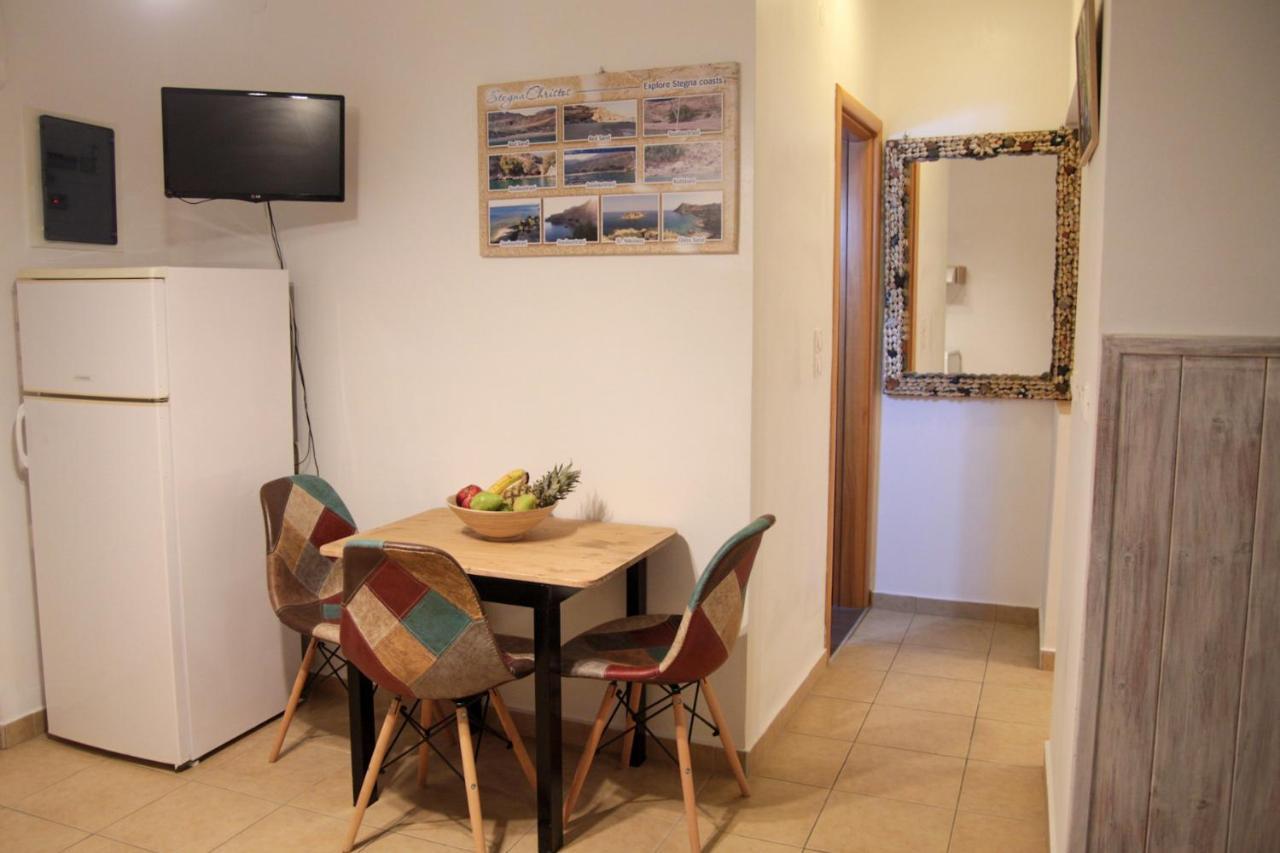 Christos Studios And Family Apartments Stegna ภายนอก รูปภาพ