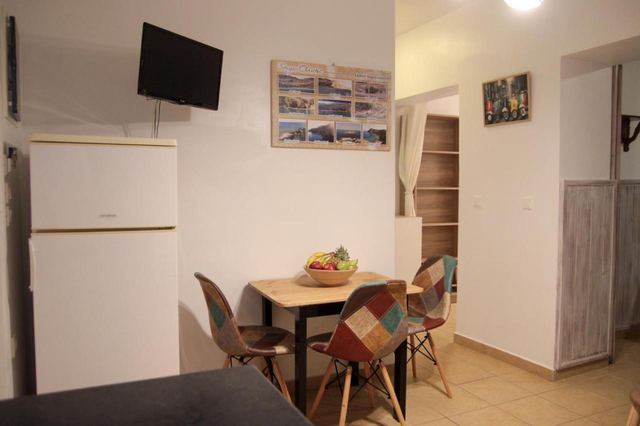 Christos Studios And Family Apartments Stegna ภายนอก รูปภาพ