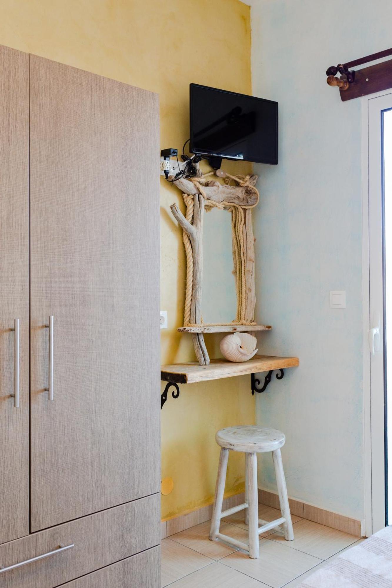 Christos Studios And Family Apartments Stegna ห้อง รูปภาพ