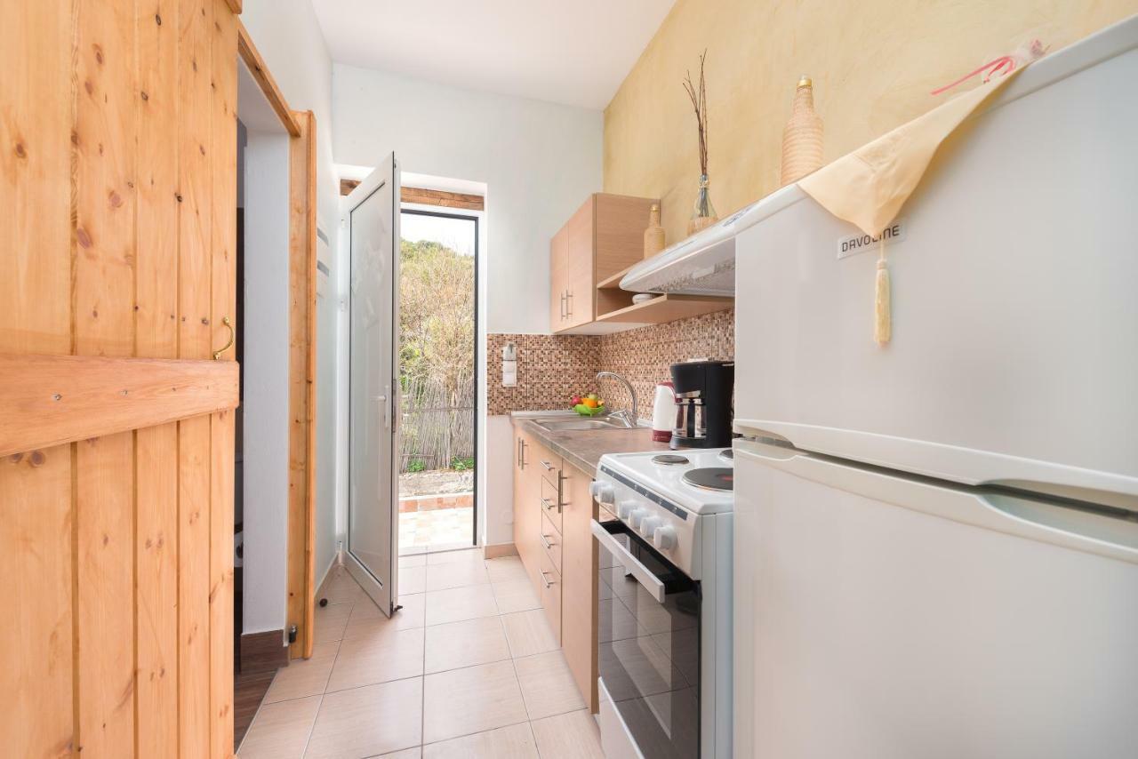 Christos Studios And Family Apartments Stegna ภายนอก รูปภาพ